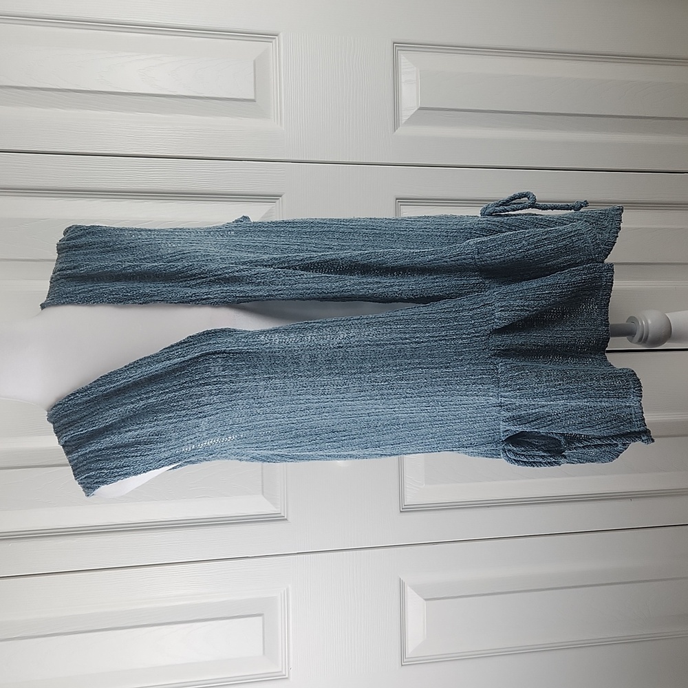 BEAUTIFUL cardigan vest, with cute accent bows size M